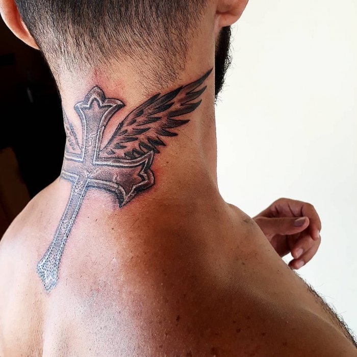 Тату на шеи