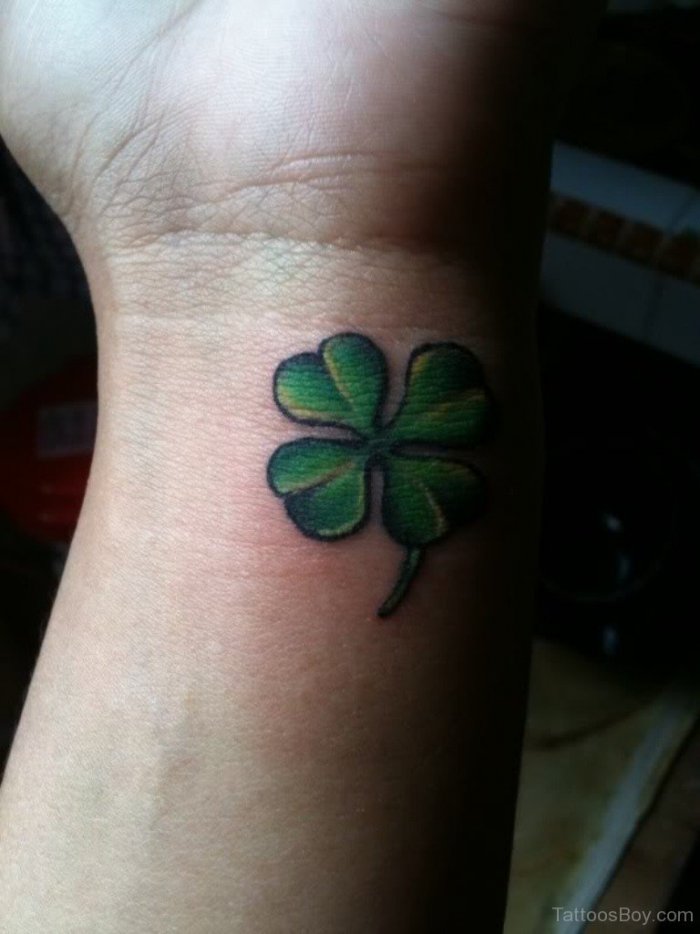 Тату Клевер четырехлистный