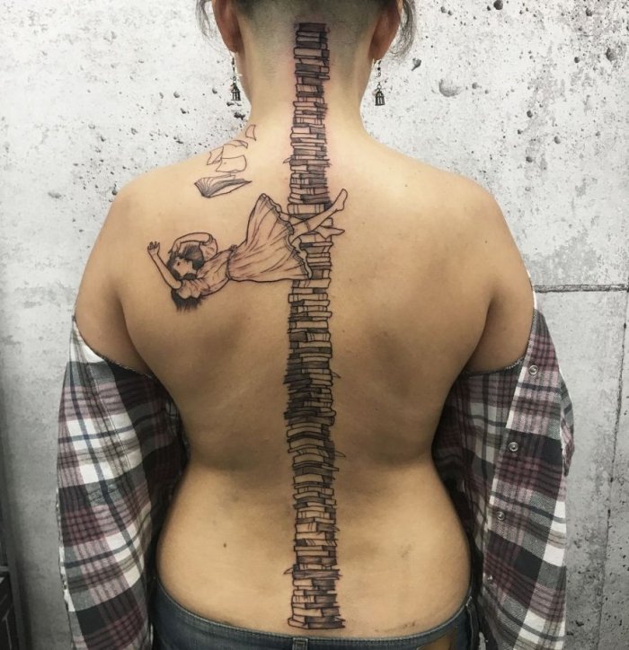 Тату по позвоночнику