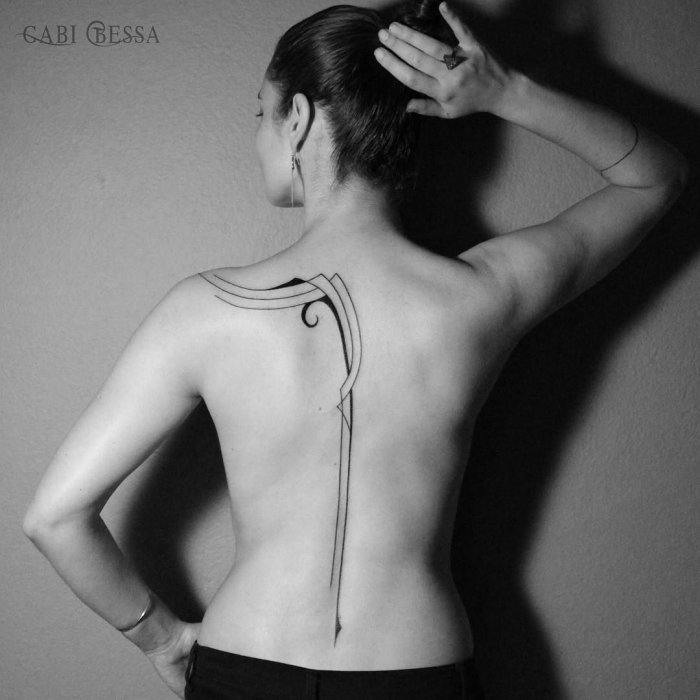 Тату на спине вдоль позвоночника мужские