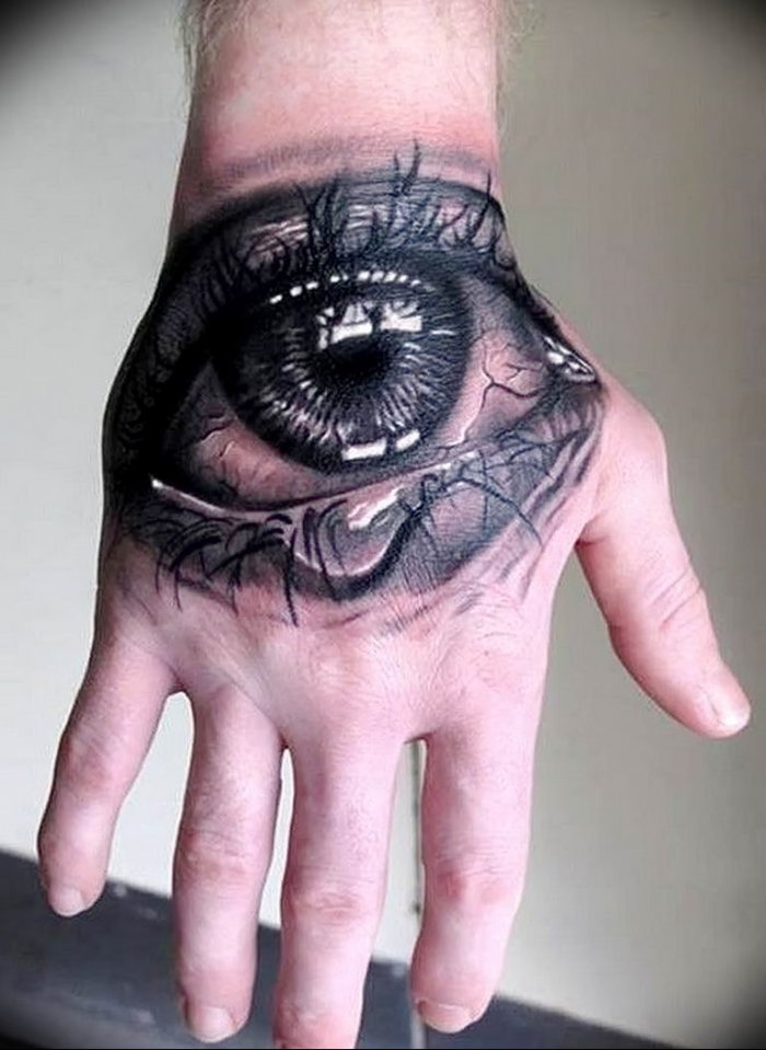 Маленькое тату в виде дракона