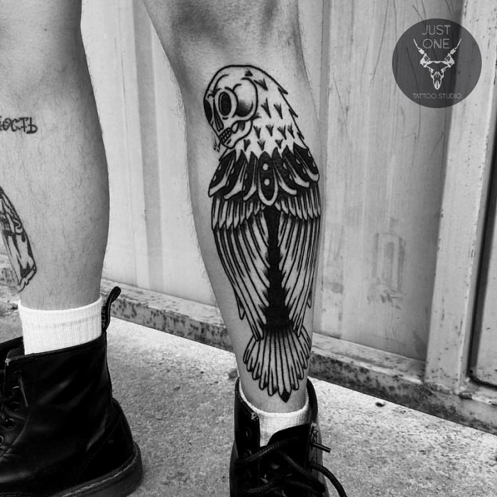 Тату на ноге мужские линии