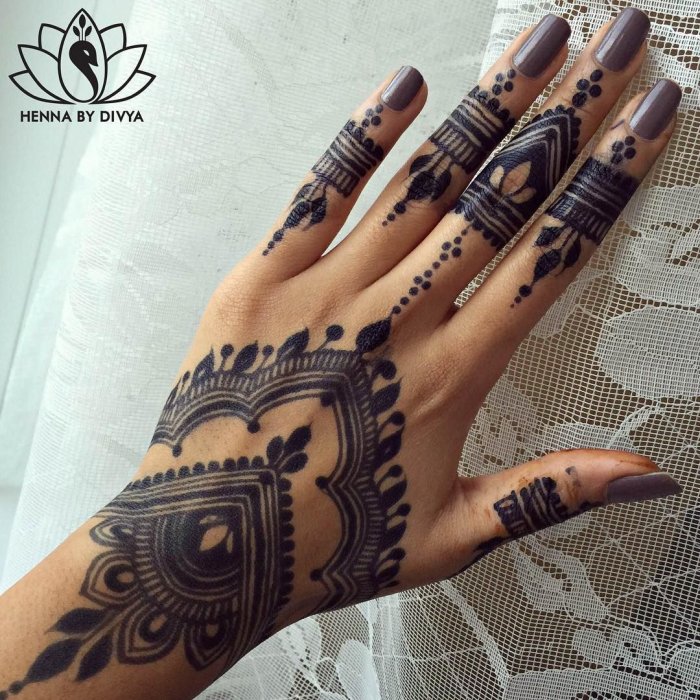 Тату для девушек Кона руке