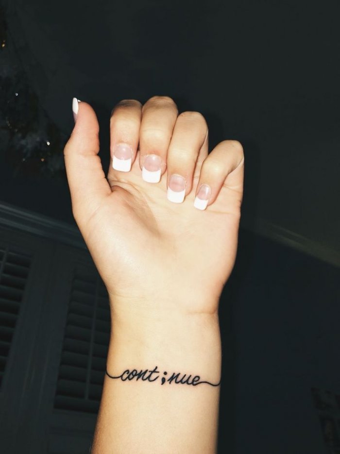 Тату на запястье для девушек со смыслом