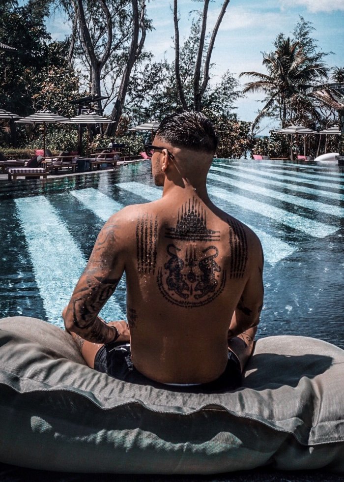 Мужская спина