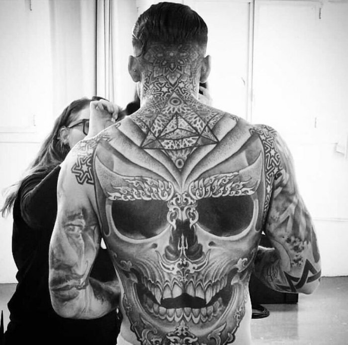 Тату на спине