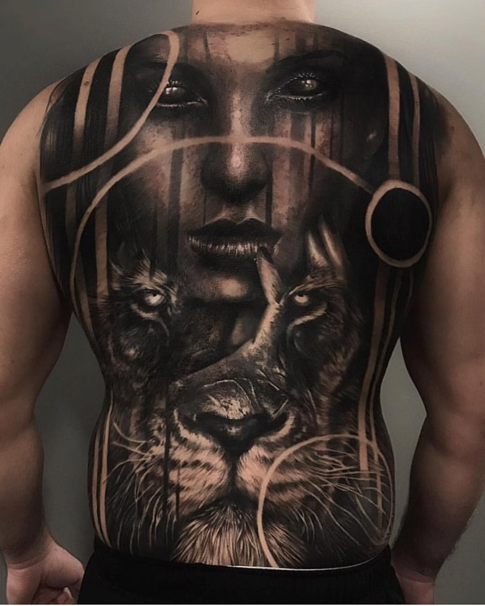 Тату на всю спину