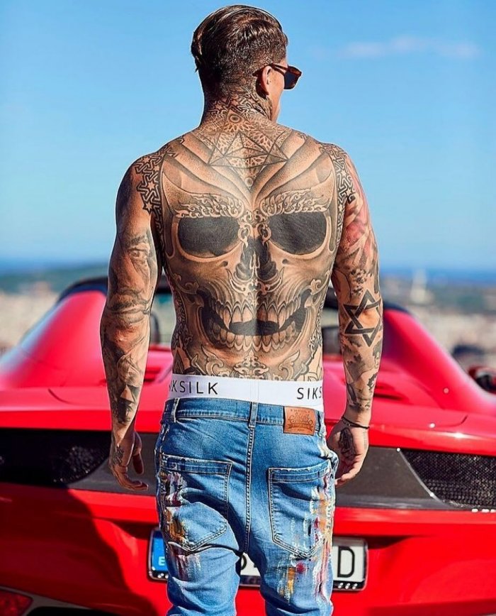 Тату на спине мужские