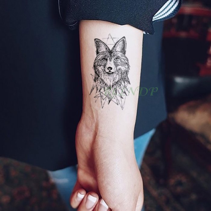 Татуировки для девушек на за