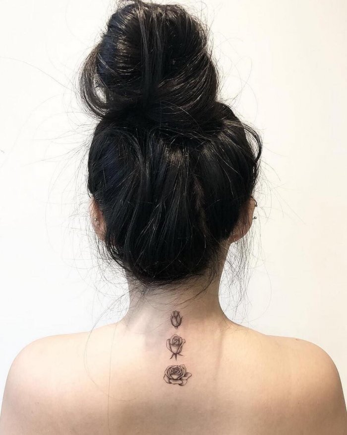 Тату на спине женские