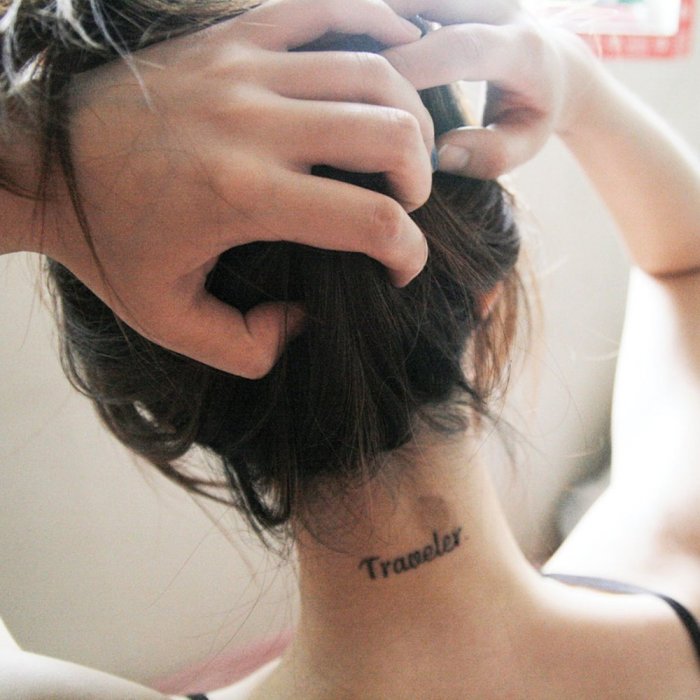 Тату на шее женские