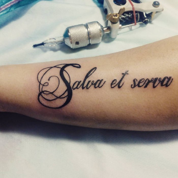 Тату надписи на руке