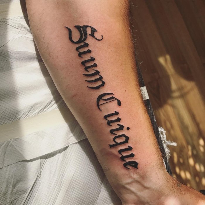 Татуировки надписи