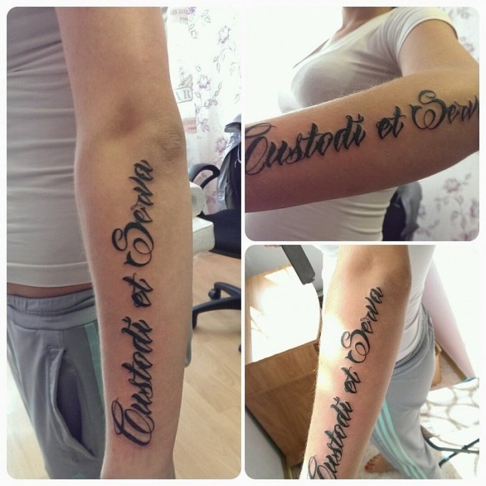 Татуировки для девушек надписи