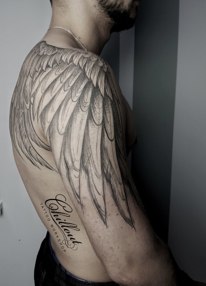 Крылья на спине тату мужские