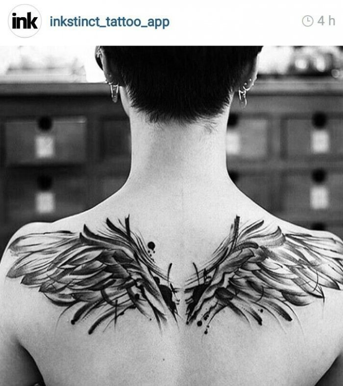 Тату Крылья на спине