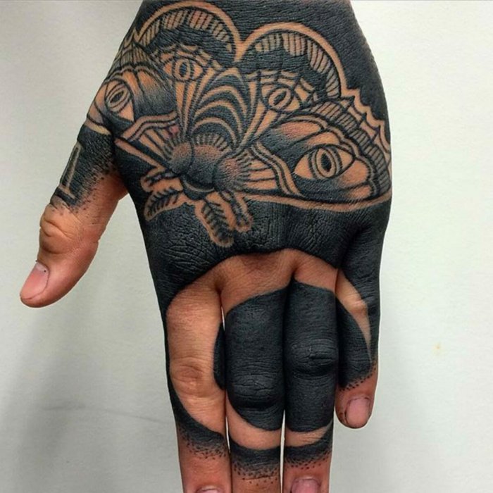 Тату на кисти