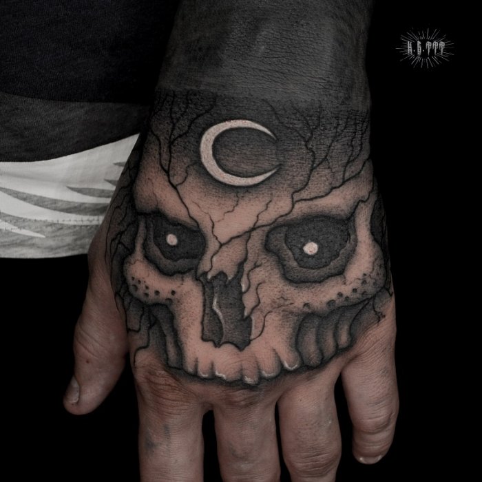 Тату на кисти