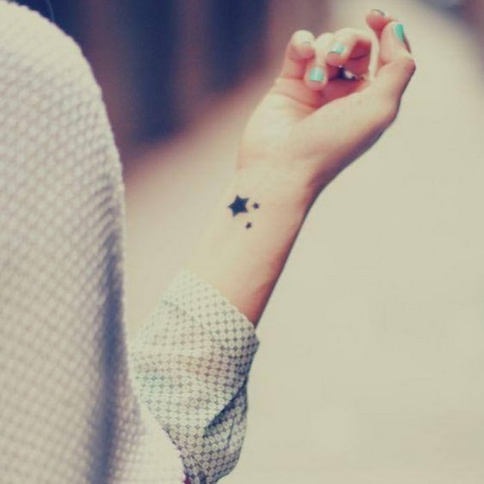 Красивые тату на запястье для девушек