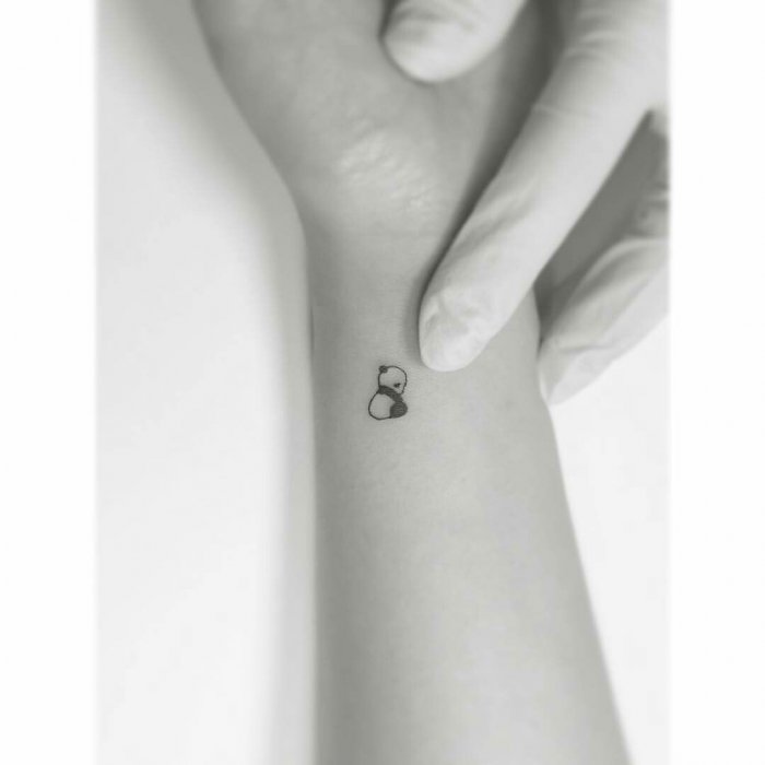 Тату на запястье для девушек