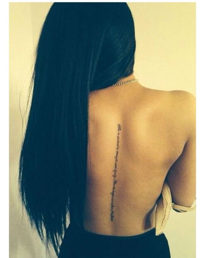 Тату вдоль спины