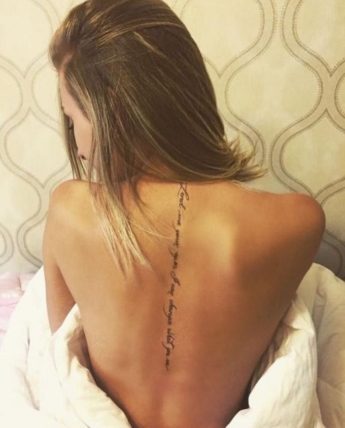 Тата вдоль позвоничника