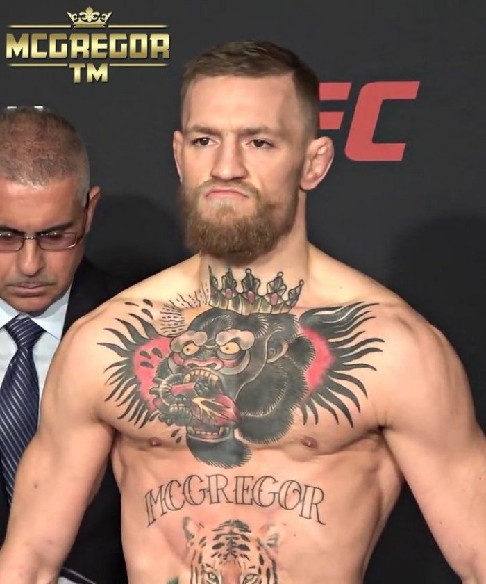 Тату Конора МАКГРЕГОРА на грудной