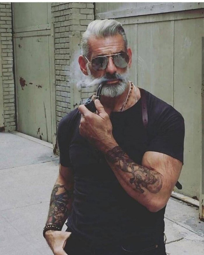 Татуированные женщины в старости