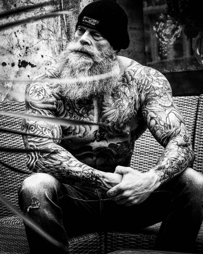 Наколки на пожилых людях