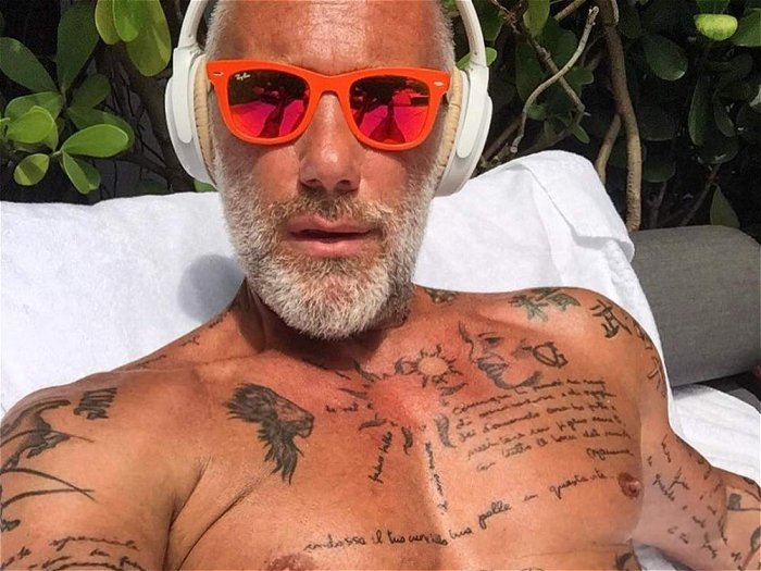 Тату в старости