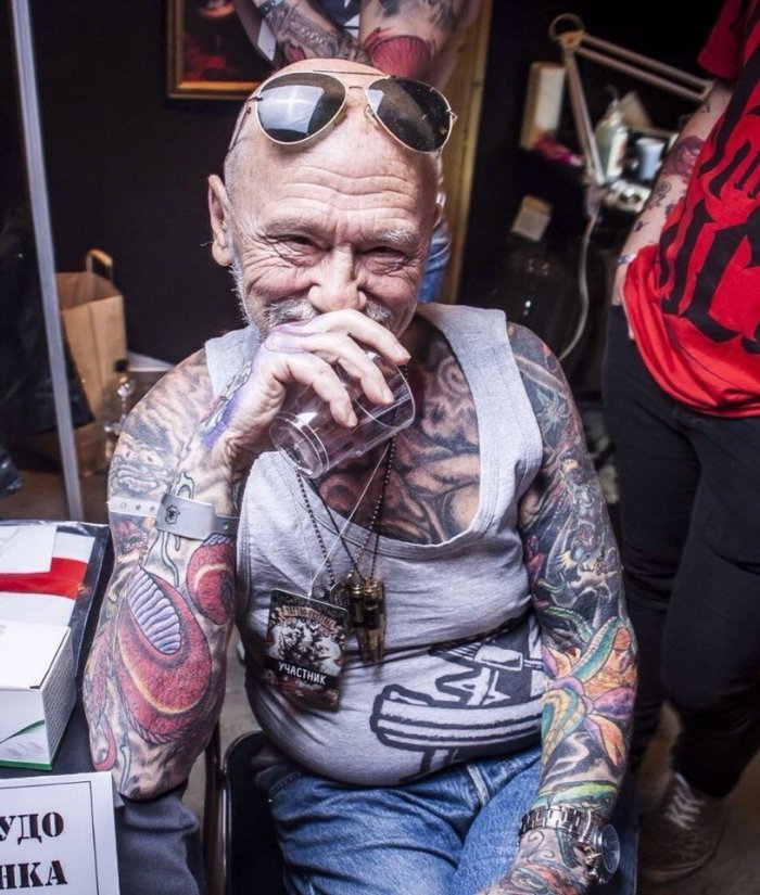 Тату в старости