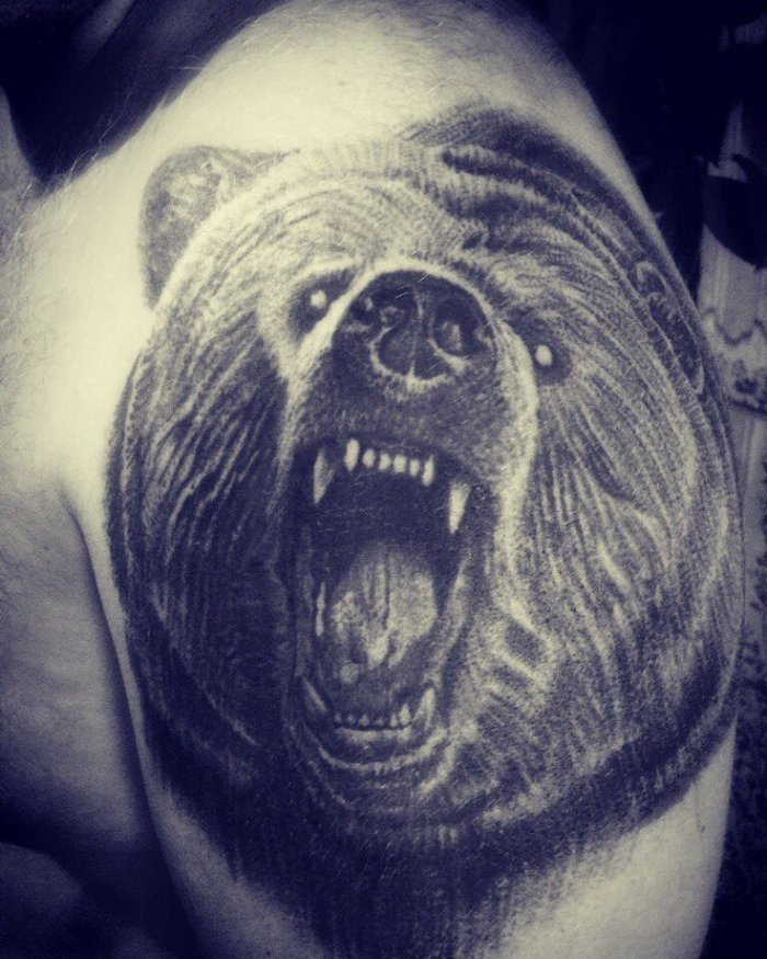 Тату медведь