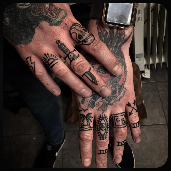 Тату на пальцах мужские