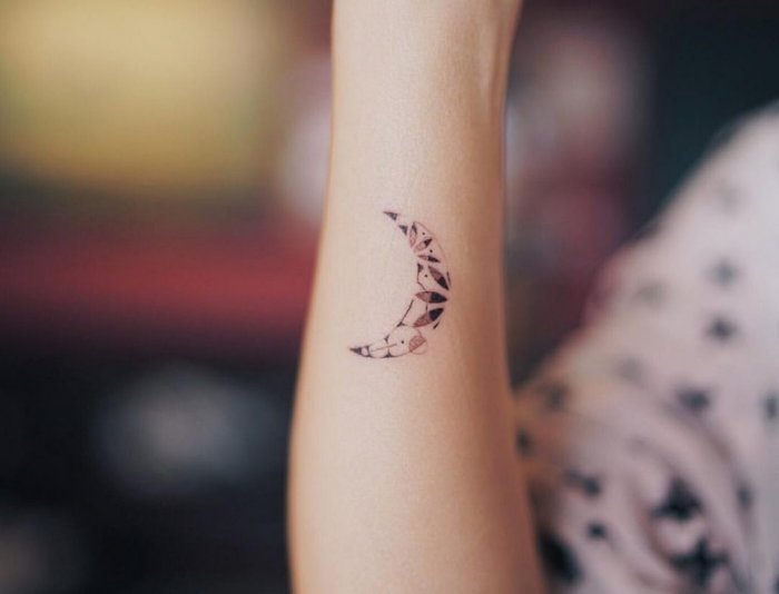 Тату на руке для девушек
