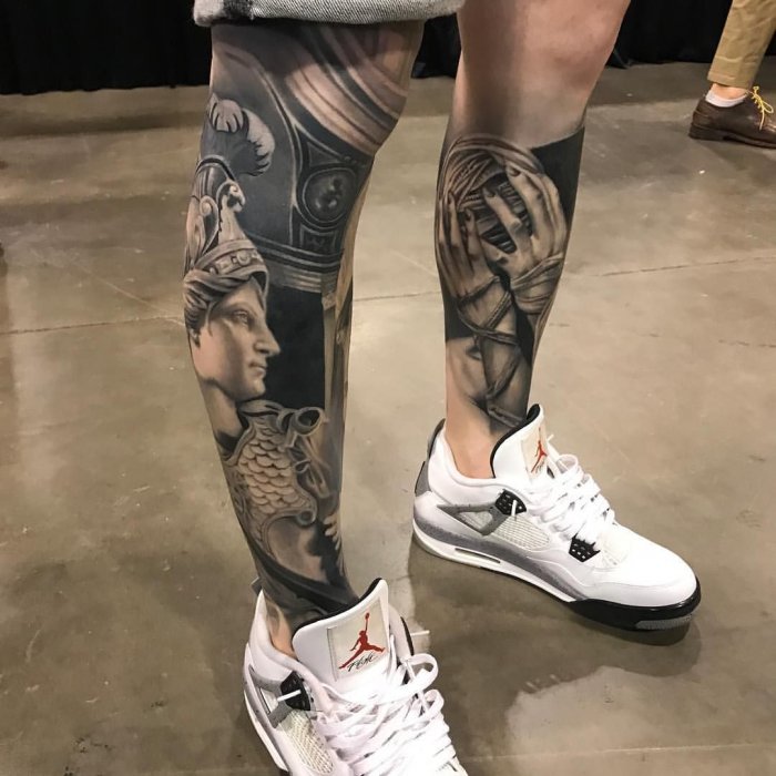 Тату на голени