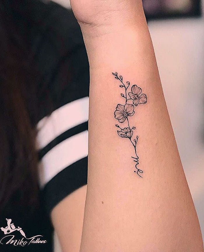 Татухи на запястье женские