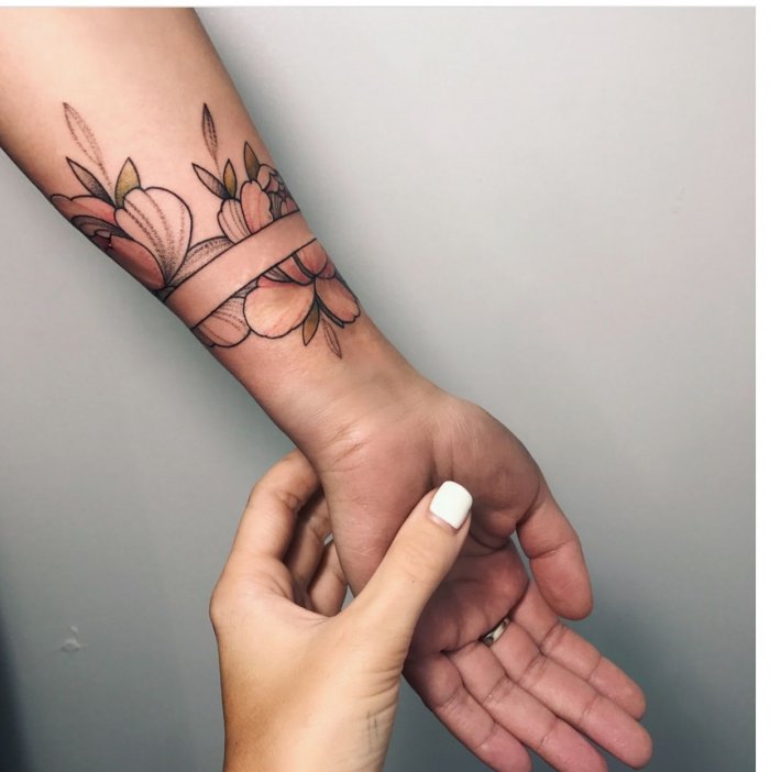 Татуировки для девушек на запяст
