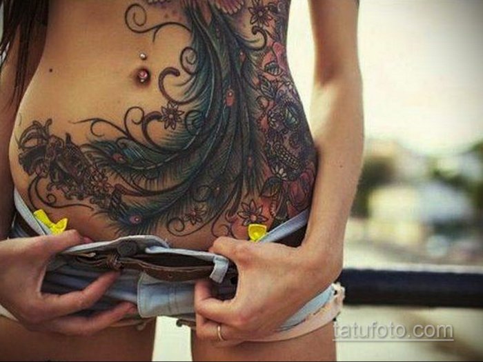 Тату на животе
