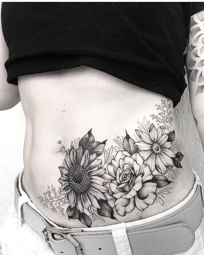Тату на животе