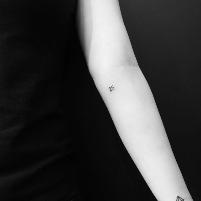 Тату в стиле Минимализм для девушек