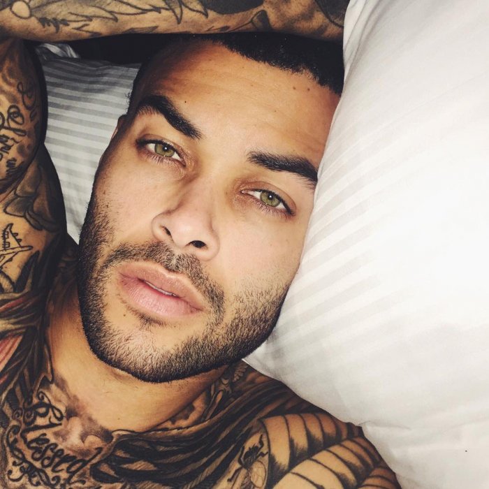 Зататуированные парни