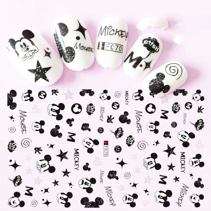 Ногти с Минни Маусом