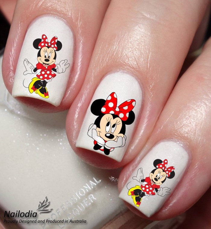 Наклейки на ногти с Микки Маусом