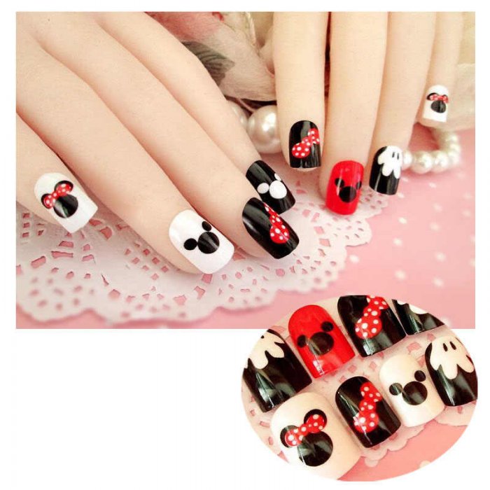 Маникюр с микимаусами наклейки