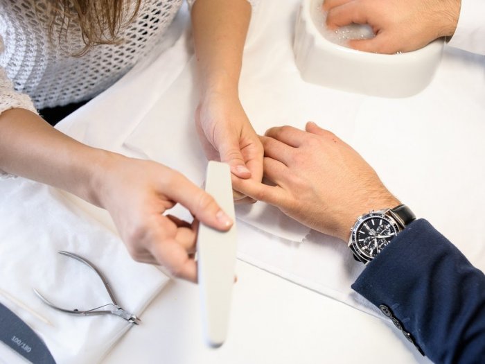 Муской маник