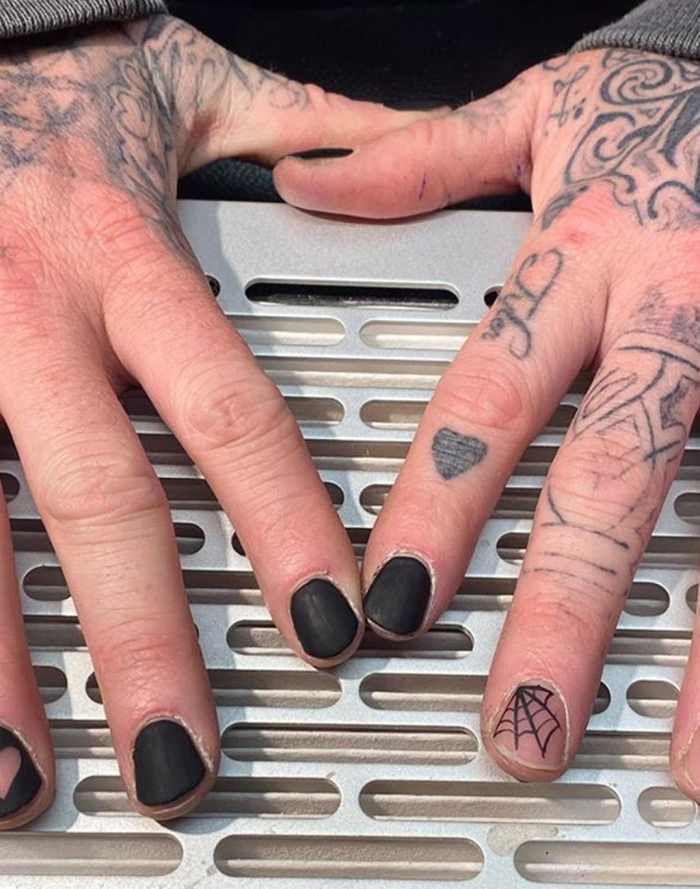 Мужской маникюр с покрытием