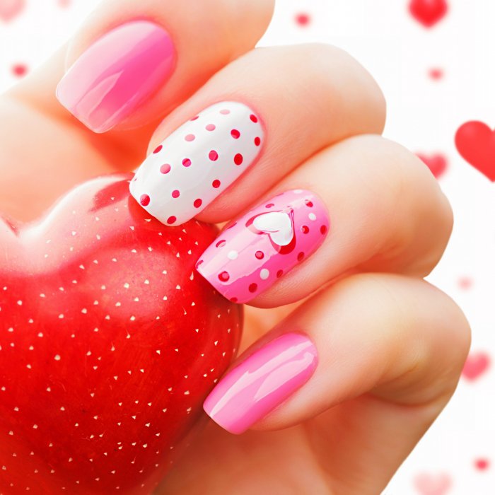 Ногти в красно розовых тонах