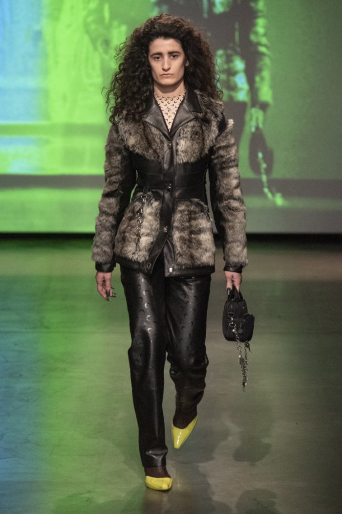 Вика Газинская пальто