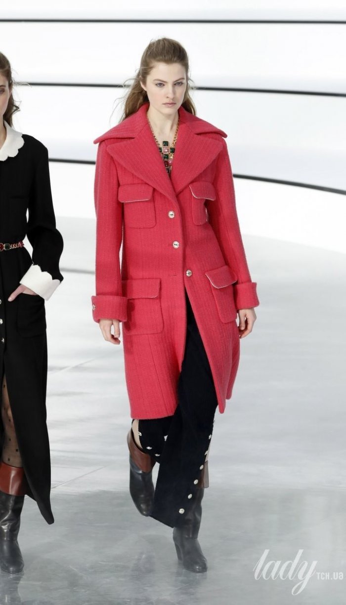 Рис.2. показ мод Issey Miyake 2020 г.