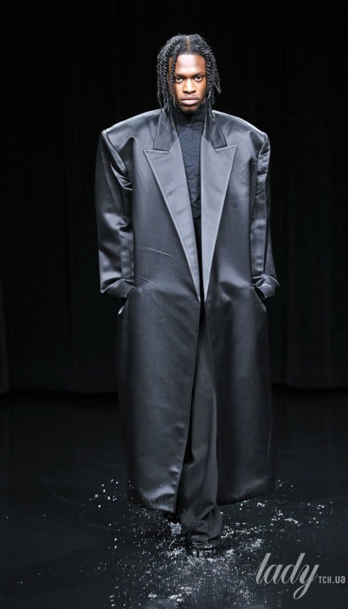 Коллекции Баленсиага осень зима 2021